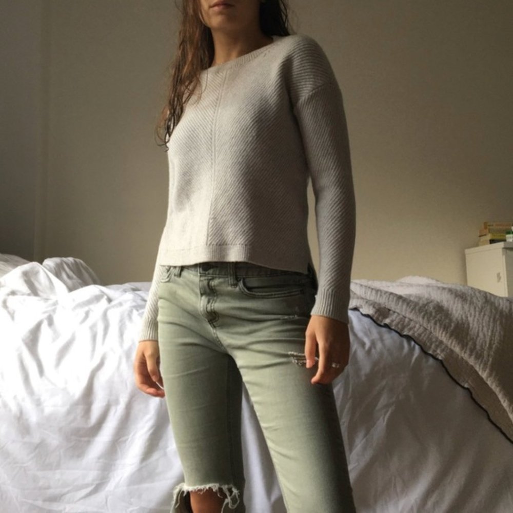 Aritzia Wilfred Free Sweater